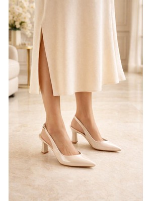 ModaOnn Zarif Tasarımlı Sivri Burun  Kadın Ayakkabı