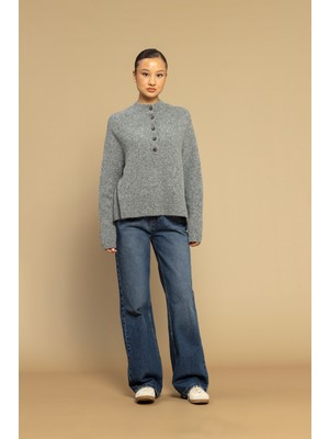 Nisan Triko Düğmeli Triko Kazak