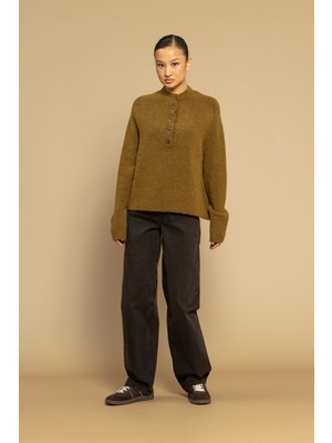 Nisan Triko Düğmeli Triko Kazak