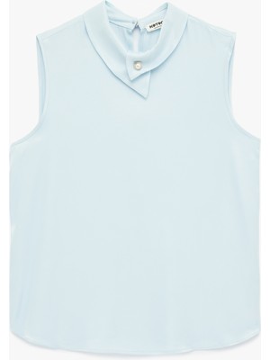 Koton Asimetrik Yakalı Metal Aksesuarlı Kolsuz Viskon Bluz