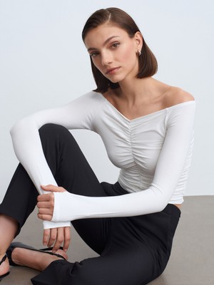 Dilvin 32089 Omuzları Açık Büzgülü Top-Ekru