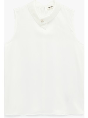 Koton Asimetrik Yaka Kolsuz Metal Detaylı Bluz