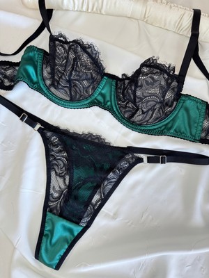 Rozenin Lingerie Dantel Detaylı Saten Kapsız Balenli Bralet Takım