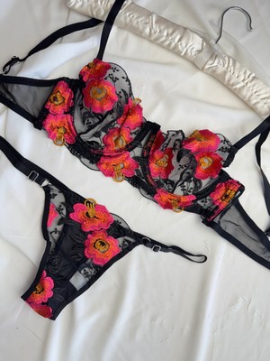 Rozenin Lingerie Yılbaşı Özel Çiçek Desenli Transparan Bralet Sütyen Takımı