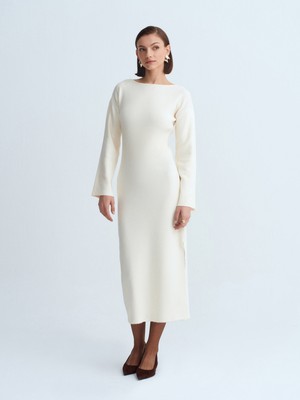 Dilvin 90267 Kayık Yaka Yırtmaçlı Triko Elbise-Ekru