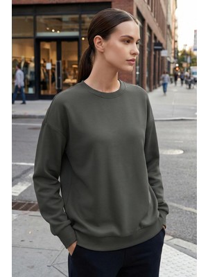 Haki Basic O Yaka Oversize Kadın Sweatshirt - 97053