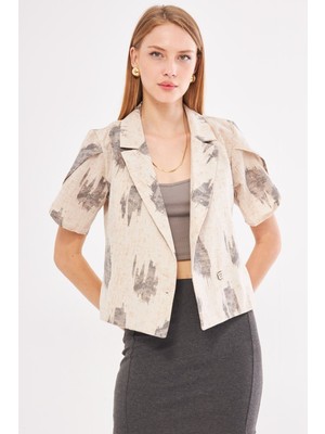 Armonika Kadın Füme Keten Görünümlü Desenli Kolu Yırtmaçlı Crop Kısa Kol Ceket ARM-24Y001095