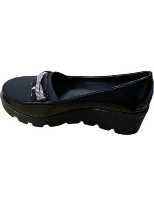 Güven Kundura Kadın Dolgu Topuk Rugan Taşlı Ayakkabı