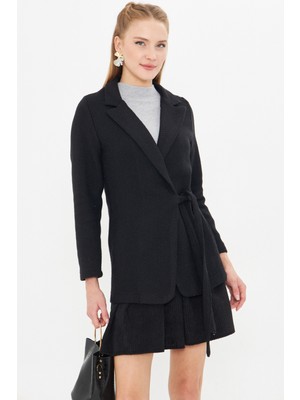 Armonika Kadın Siyah Yandan Bağlamalı Balık Sırtı Desen Kaşe Ceket ARM-25K001074