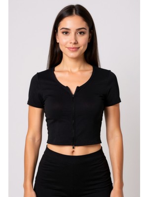 Başcılar Kadın Siyah Çift Fermuarlı Yarım Kol Crop Top Bluz – Şık, Rahat ve Kolay Kombinlenebilir