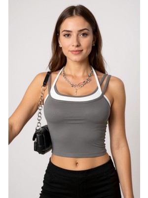Başcılar Kadın Antrasit Gri Beyaz Çift Renk Çapraz Askılı Crop Top Bluz – Şık, Rahat ve Kolay Kombinlenebilir
