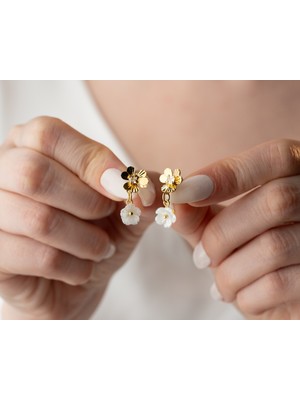Papatya Silver 925 Ayar Zirkon Taşlı Sedef Yonca Küpe.rose.gold.rodaj