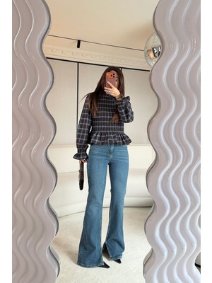 Özge Özgenç Paçası Yırtmaçlı Flare Jean