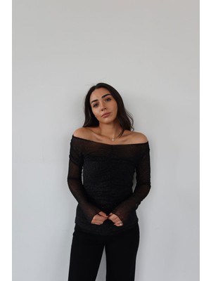 Özge Özgenç Önü Büzgülü Transparan Bluz