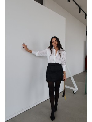 Özge Özgenç Püsküllü Mini Saten Etek