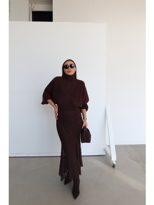 Özge Özgenç Altı Pileli Uzun Dantel Etek