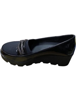 Güven Kundura Kadın Dolgu Topuk Rugan Taşlı Ayakkabı