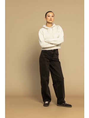 Nisan Triko Kapüşonlu Triko Kazak