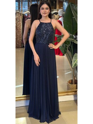 Abiyeniall Lacivert Halter Yaka Kloş Etekli Şifon Uzun Abiye Elbise 11118-01