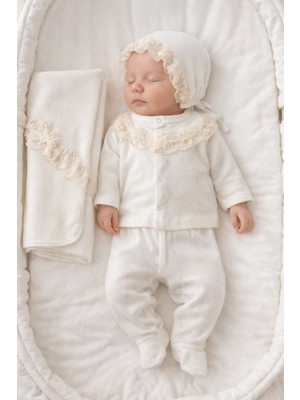 Kız Bebek Fransız Dantelli Fistolu 10'lu Yenidoğan Hastane Çıkışı Seti Kutulu