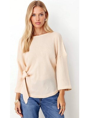 Armonika Kadın Ekru Sıfır Yaka Yumuşak Dokulu Yarasa Kol Önden Bağlamalı Bluz ARM-26K001021