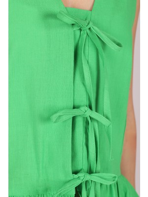 Armonika Kadın Yeşil V Yaka Önden Bağlamalı Eteği Fırfırlı Bluz ARM-25Y001102