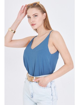Armonika Kadın Koyu Mavi Keten Görünümlü Askılı Bluz ARM-24Y001064