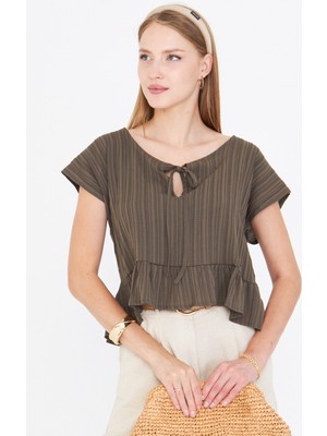 Armonika Kadın Koyu Haki Yarasa Kol Yakası Bağlamalı Eteği Fırfırlı Oversize Crop Bluz ARM-24Y001088