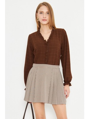 Armonika Kadın Kahve Yakası ve Önü Fırfır Detaylı Kolları Lastikli Uzun Kollu Bluz ARM-25K001030
