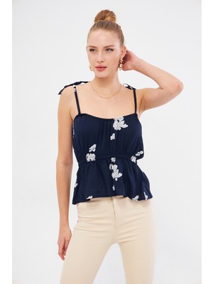 Armonika Kadın Lacivert Desenli Beli Lastikli Askıları Bağlama Detaylı Straplez Crop Bluz ARM-24Y001116