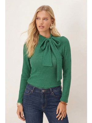 Armonika Kadın Yeşil Yakası Yandan Bağlamalı Omuzları Büzgülü Bluz ARM-26K001068