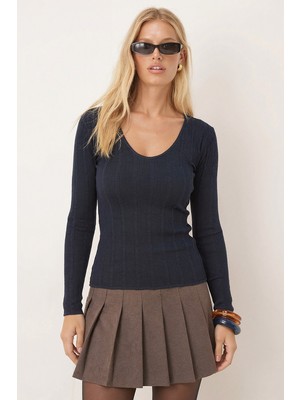 Armonika Kadın Lacivert V Yaka Bedene Oturan Uzun Kollu Bluz ARM-26K001058