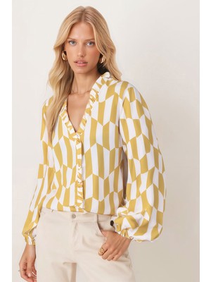 Armonika Kadın Açık Yeşil Yakası ve Önü Fırfırlı Kolları Lastikli Uzun Kollu Bluz ARM-25Y001015