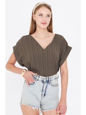 Armonika Kadın Koyu Haki V Yaka Yanları Yırtmaçlı Arkası Uzun Duble Kol Detaylı Oversize Bluz ARM-24Y001074