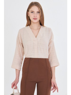 Armonika Kadın Bej V Yaka Çeyrek Kol Bluz ARM-25Y001024
