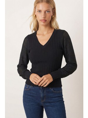 Armonika Kadın Siyah V Yaka Kolları Dantelli Bluz ARM-26K001081