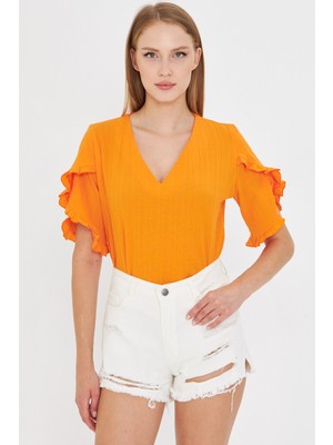 Armonika Kadın Turuncu V Yaka Kolları Fırfırlı Kısa Kol Bluz ARM-25Y001070