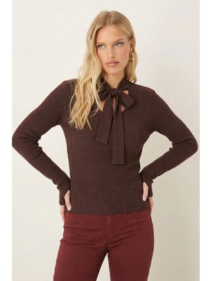 Armonika Kadın Kahve Yakası Bağlamalı Parmak Geçmeli Bluz ARM-26K001067