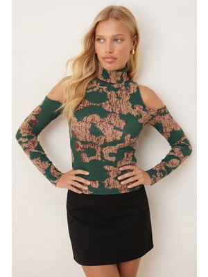 Armonika Kadın Yeşil-Bej Balıkçı Yaka Omuz Dekolteli Uzun Kollu Bluz ARM-26K001061