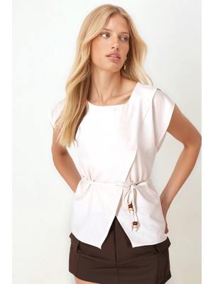 Armonika Kadın Krem Yuvarlak Yaka Kruvaze Belden Bağlamalı Keten Görünümlü Bluz ARM-25Y001091