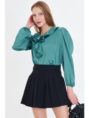 Armonika Kadın Turkuaz Yakası Fırfırlı Omuzu Büzgülü Kolu Lastikli Pamuk Saten Bluz ARM-22K001059