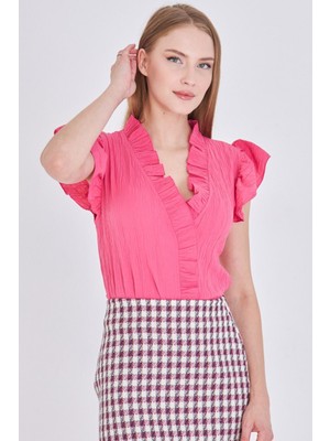 Armonika Kadın Fuşya Yakası ve Kolları Fırfırlı Bluz ARM-25Y001063
