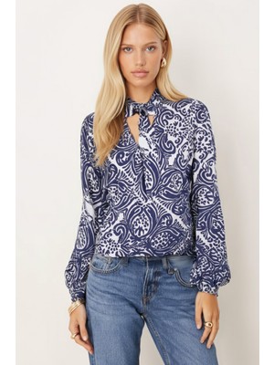 Armonika Kadın Lacivert-Beyaz Yakası Bağlamalı Kolu Lastikli Bluz ARM-25K001096