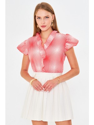 Armonika Kadın Kırmızı-Beyaz Yakası ve Kolları Fırfırlı Bluz ARM-25Y001028