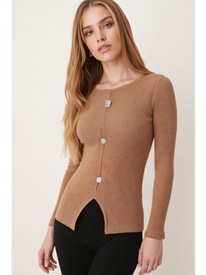 Armonika Kadın Vizon Geniş Yaka Uzun Kollu Önden Yırtmaçlı Düğmeli Bluz ARM-26K001008