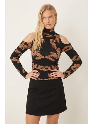 Armonika Kadın Siyah-Bej Balıkçı Yaka Omuz Dekolteli Uzun Kollu Bluz ARM-26K001061