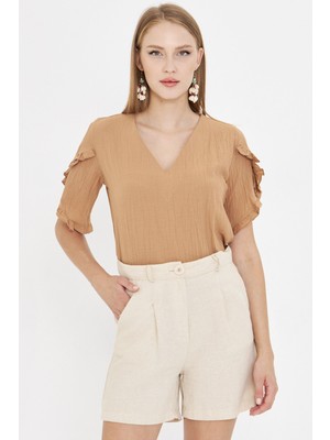 Armonika Kadın Vizon V Yaka Kolları Fırfırlı Kısa Kol Bluz ARM-25Y001070