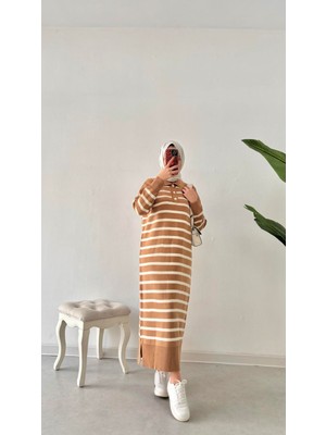 Tesettür Diyarı Çizgili Düğme Detaylı Tesettür Triko Elbise- Krem