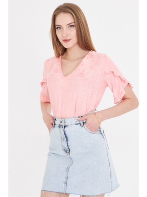 Armonika Kadın Pembe V Yaka Kolları Fırfırlı Kısa Kol Bluz ARM-25Y001031