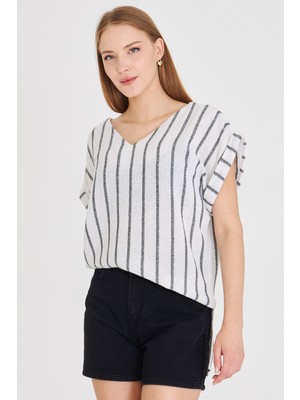 Armonika Kadın Siyah V Yaka Yanları Yırtmaçlı Arkası Uzun Duble Kol Detaylı Oversize Bluz ARM-25Y001056